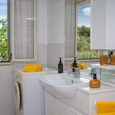 Villa Mimosa Ad A 2km Dalla Per 6 Persone *