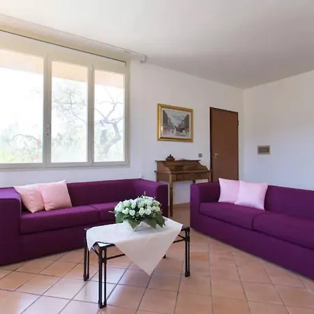 Mimosa Ad A 2km Dalla Per 6 Persone Villa