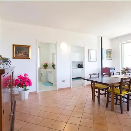 Villa Mimosa Ad A 2km Dalla Per 6 Persone